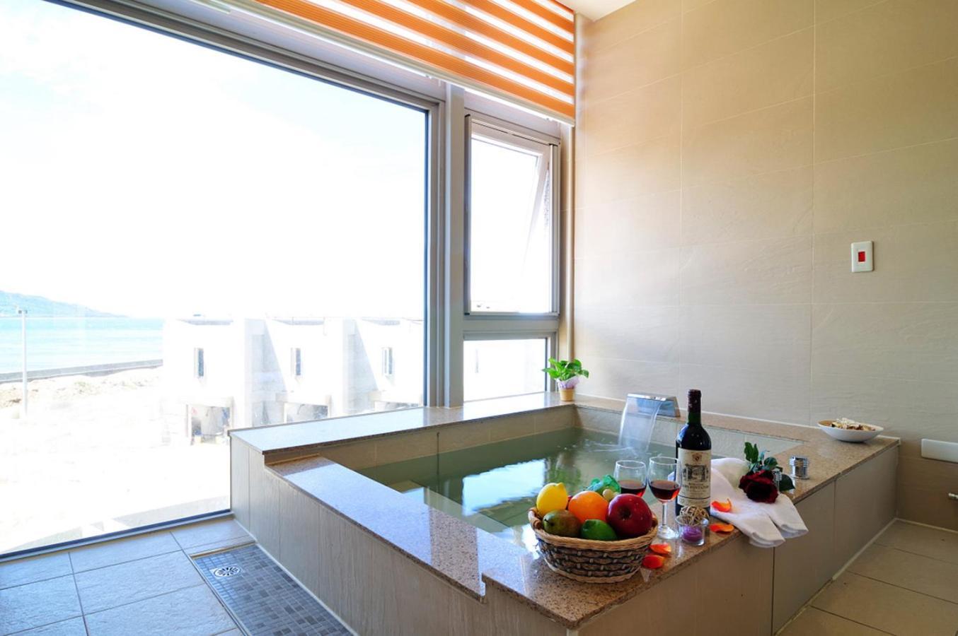 จินซาน เบย์ ฮอตสปริง รีสอร์ต Hotel ภายนอก รูปภาพ